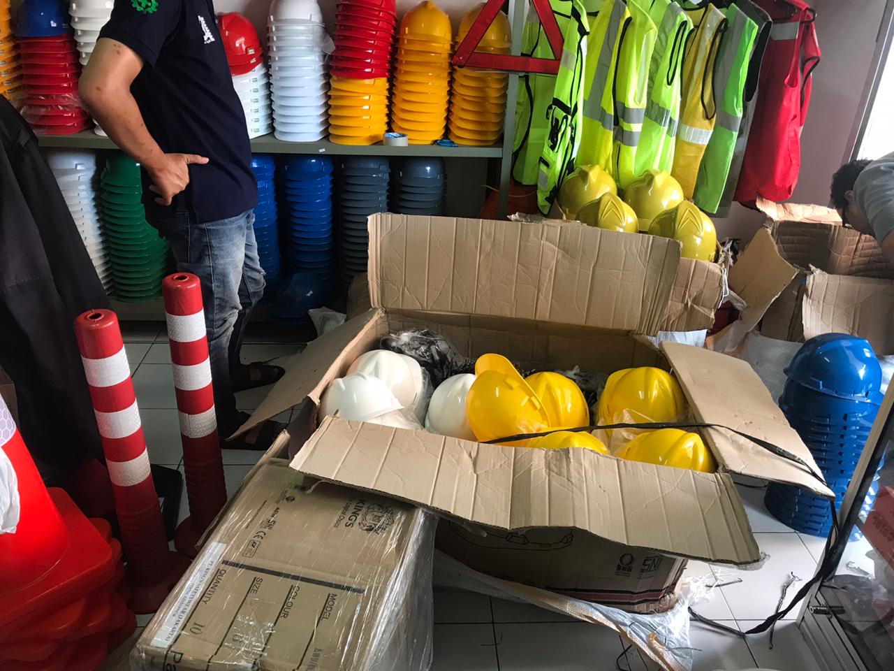 Cara Memilih Alat Safety Berkualitas: Panduan Lengkap dari Bahan hingga Harga