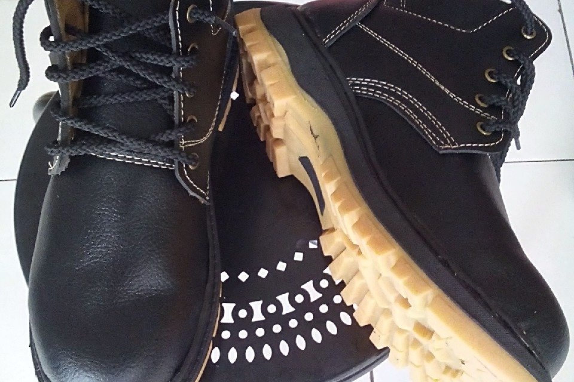 alat safety bali - sepatu safety lokal